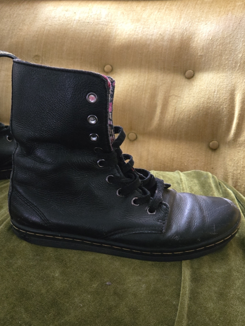 Dr.Martens 9 Eye Womens 8 Boots